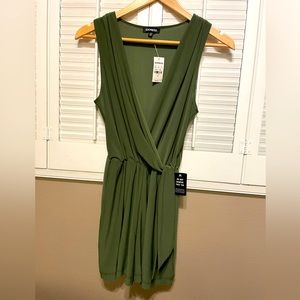 NWT Express olive green skorts!!!